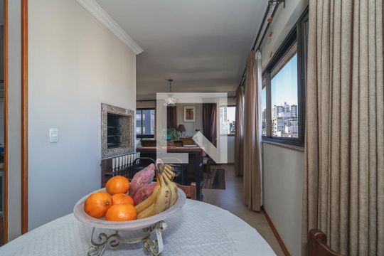 Sala  de apartamento à venda com 3 quartos, 223m² em Petrópolis, Porto Alegre