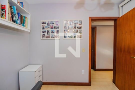 Quarto 1 de apartamento à venda com 3 quartos, 97m² em Rio Branco, Porto Alegre