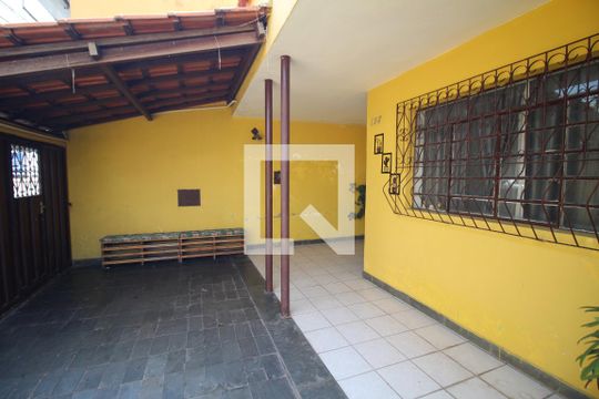 Quintal de casa à venda com 4 quartos, 375m² em Riacho das Pedras, Contagem