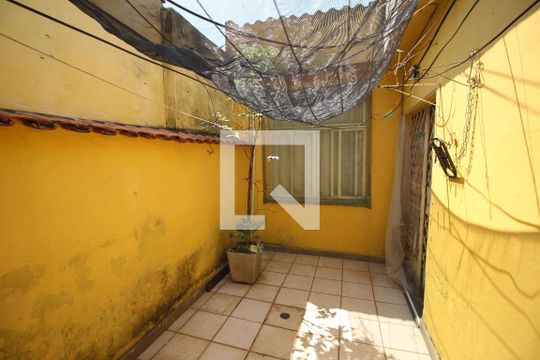 Quintal de casa à venda com 4 quartos, 375m² em Riacho das Pedras, Contagem