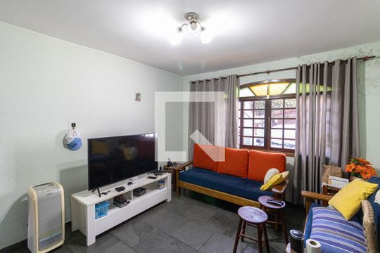 Sala de casa à venda com 4 quartos, 135m² em Itaquera, São Paulo