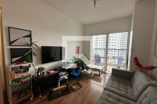 Sala de apartamento para alugar com 2 quartos, 68m² em Jardim Tupanci, Barueri