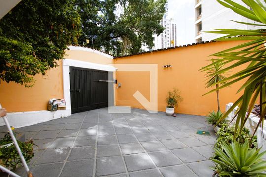 Garagem de kitnet/studio para alugar com 1 quarto, 40m² em Luxemburgo, Belo Horizonte