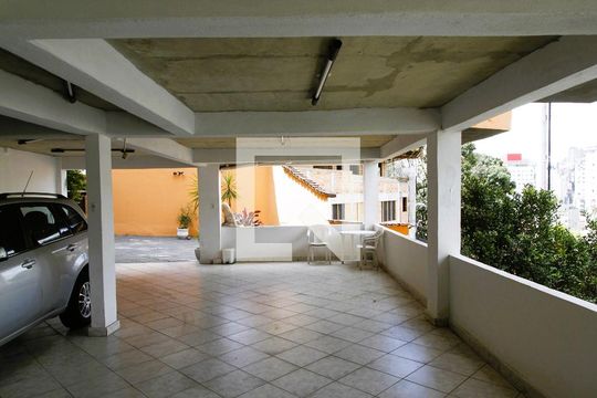 Garagem de kitnet/studio para alugar com 1 quarto, 40m² em Luxemburgo, Belo Horizonte