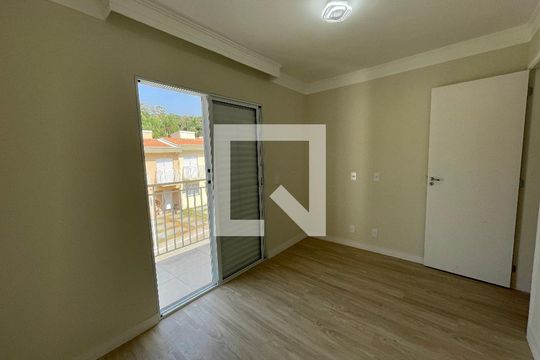 Quarto 1 de casa de condomínio para alugar com 2 quartos, 15m² em Quinta dos Angicos, Cotia