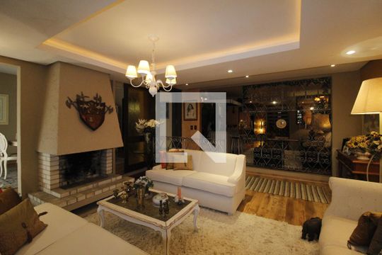 Sala de casa à venda com 5 quartos, 550m² em Boa Vista, Porto Alegre