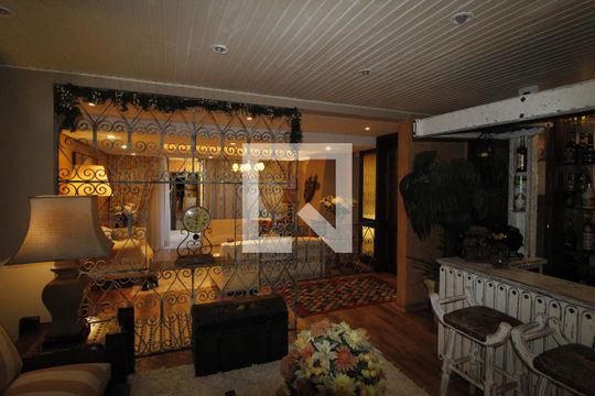 Sala 2 de casa à venda com 5 quartos, 550m² em Boa Vista, Porto Alegre