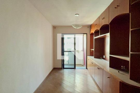 Sala de apartamento à venda com 2 quartos, 70m² em Pinheiros, São Paulo