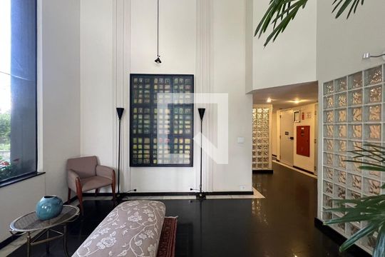 Hall de entrada de apartamento à venda com 2 quartos, 70m² em Pinheiros, São Paulo