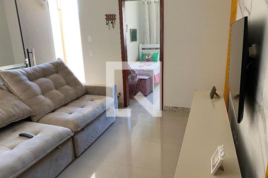 Sala de casa à venda com 2 quartos, 100m² em Jardim Vitoria, Belo Horizonte