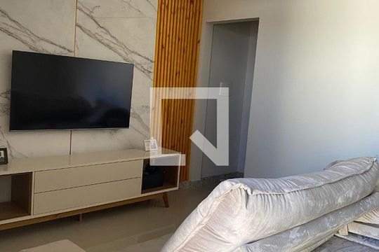 Sala de casa à venda com 2 quartos, 100m² em Jardim Vitoria, Belo Horizonte