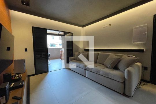 Sala de casa à venda com 3 quartos, 140m² em Jardim Bonfiglioli, São Paulo