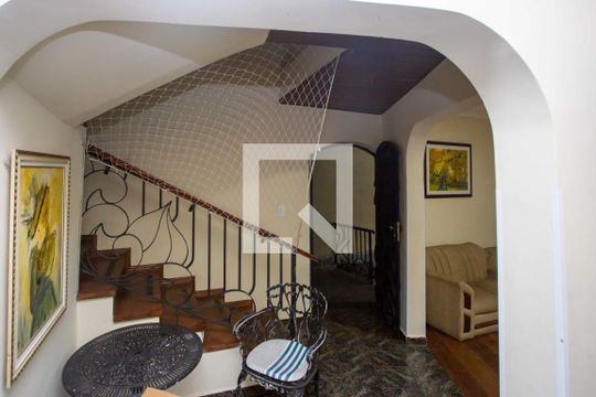 Hall de casa para alugar com 5 quartos, 355m² em Centro, Diadema