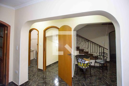 Hall de casa para alugar com 5 quartos, 355m² em Centro, Diadema