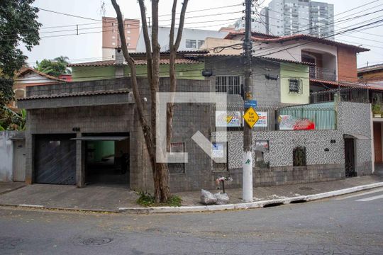 Fachada de casa para alugar com 5 quartos, 355m² em Centro, Diadema
