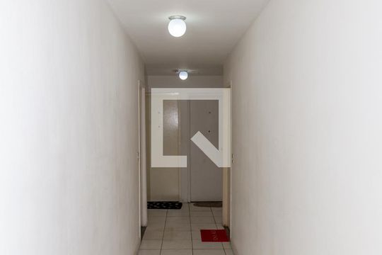 Hall de entrada de apartamento à venda com 2 quartos, 54m² em Jardim Casa Grande, Diadema