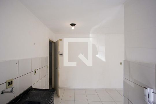 Cozinha de apartamento à venda com 2 quartos, 54m² em Jardim Casa Grande, Diadema