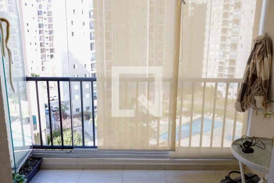 Sacada de apartamento à venda com 3 quartos, 65m² em Umuarama, Osasco