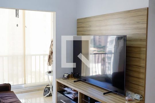 Sala de apartamento à venda com 3 quartos, 65m² em Umuarama, Osasco