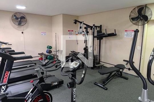 Apartamento à venda com 2 quartos, 56m² em Vila Carmosina, São Paulo