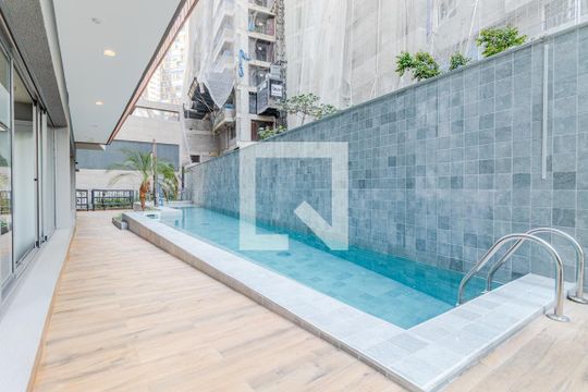 Área comum - Piscina de kitnet/studio para alugar com 1 quarto, 22m² em Vila Madalena, São Paulo