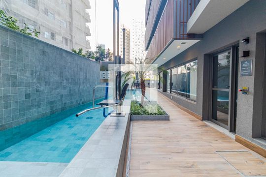 Área comum - Piscina de kitnet/studio para alugar com 1 quarto, 22m² em Vila Madalena, São Paulo