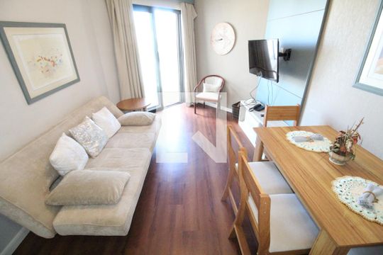 Sala de kitnet/studio para alugar com 1 quarto, 35m² em Jardim Sao Dimas, São José dos Campos