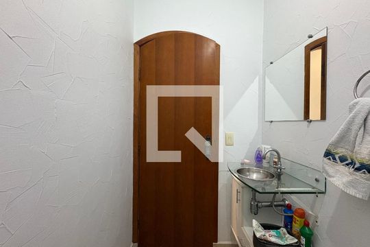 Lavabo  de casa à venda com 3 quartos, 260m² em Vila Guaraciaba, Santo André