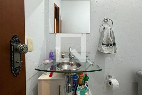 Lavabo  de casa à venda com 3 quartos, 260m² em Vila Guaraciaba, Santo André