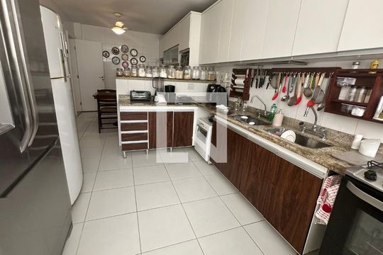 Cozinha de casa de condomínio para alugar com 5 quartos, 250m² em Barra da Tijuca, Rio de Janeiro