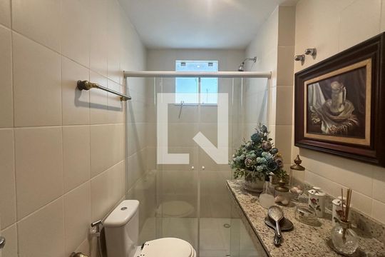 Lavabo de casa de condomínio para alugar com 5 quartos, 250m² em Barra da Tijuca, Rio de Janeiro
