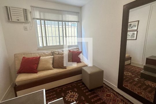Quarto de casa de condomínio para alugar com 5 quartos, 250m² em Barra da Tijuca, Rio de Janeiro