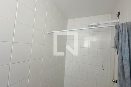 Banheiro de serviço de casa de condomínio para alugar com 5 quartos, 250m² em Barra da Tijuca, Rio de Janeiro