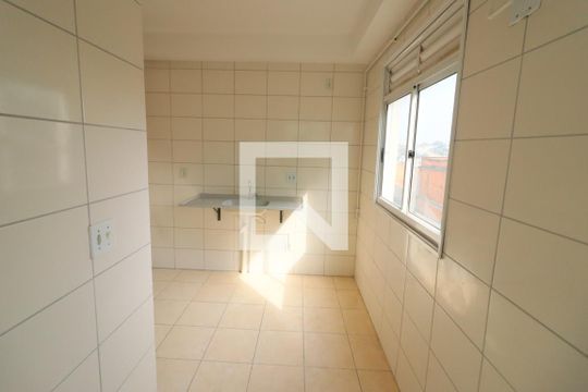 Cozinha e Área de Serviço de apartamento à venda com 2 quartos, 47m² em Quitaúna, Osasco