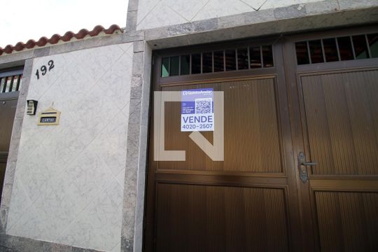 Fachada  de casa à venda com 3 quartos, 100m² em Parada de Lucas, Rio de Janeiro