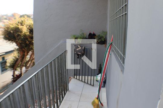 Quintal de casa à venda com 4 quartos, 360m² em Vila Pindorama, Barueri