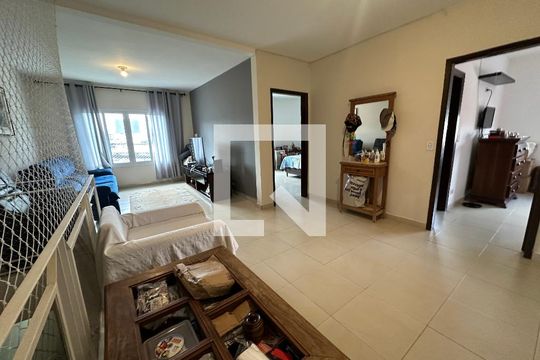 Sala de casa à venda com 4 quartos, 360m² em Vila Pindorama, Barueri