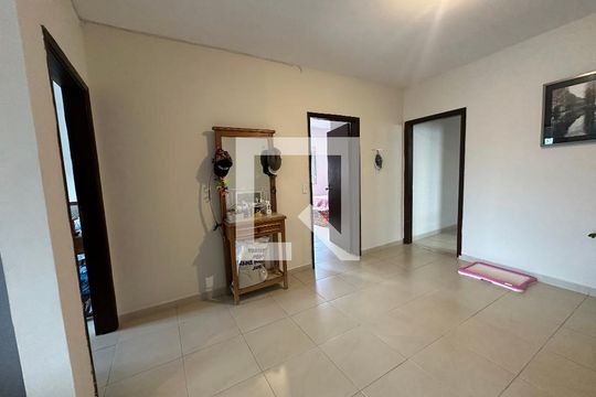 Sala de casa à venda com 4 quartos, 360m² em Vila Pindorama, Barueri