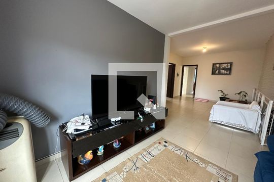 Sala de casa à venda com 4 quartos, 360m² em Vila Pindorama, Barueri
