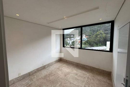 Quarto 4 de casa de condomínio à venda com 4 quartos, 700m² em Jardim Serrano, Nova Lima