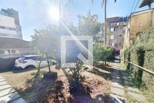 Quintal de casa à venda com 4 quartos, 220m² em Prado, Belo Horizonte