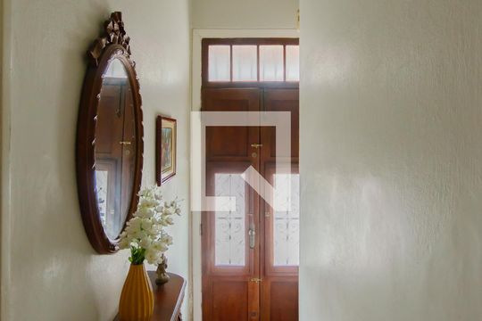 Hall de entrada de casa para alugar com 3 quartos, 140m² em Ipiranga, São Paulo