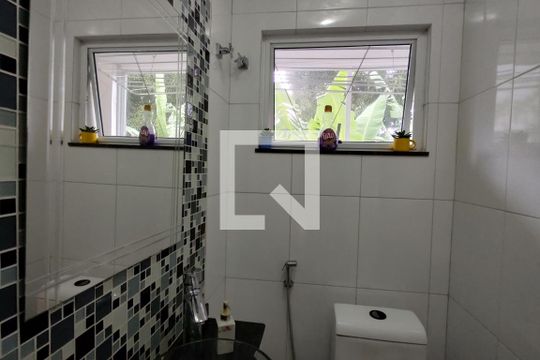 Lavabo de casa à venda com 5 quartos, 400m² em Taquara, Rio de Janeiro