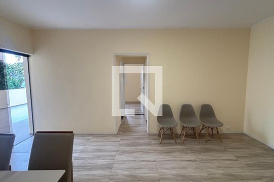 Sala  de casa de condomínio à venda com 2 quartos, 80m² em Jardim Stetel, Santo André