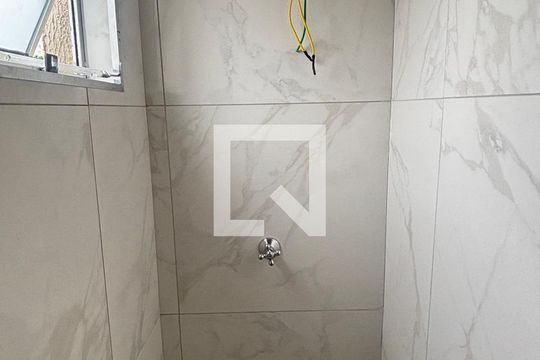 Banheiro da Suíte de casa de condomínio à venda com 2 quartos, 80m² em Jardim Stetel, Santo André