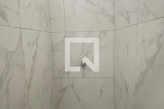 Banheiro de casa de condomínio à venda com 2 quartos, 80m² em Jardim Stetel, Santo André