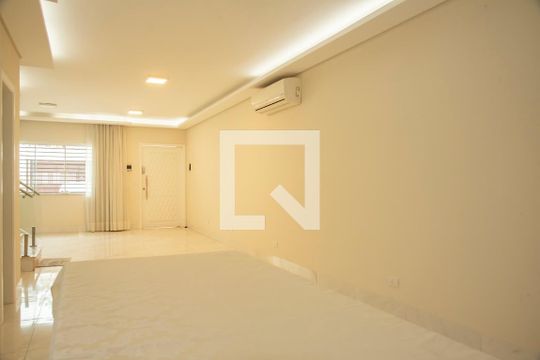 Sala de casa à venda com 3 quartos, 150m² em Vila da Saúde, São Paulo