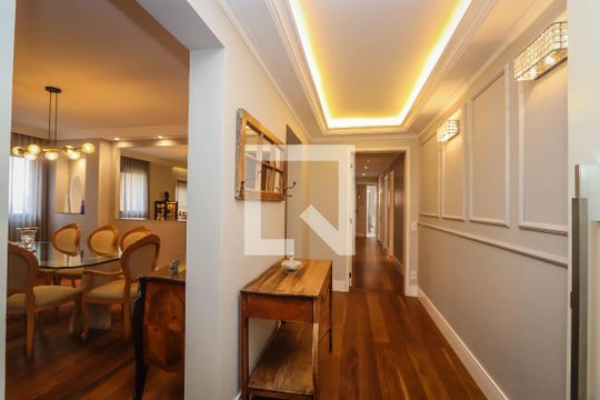 Hall Social de apartamento para alugar com 4 quartos, 193m² em Jardim Monte Kemel, São Paulo