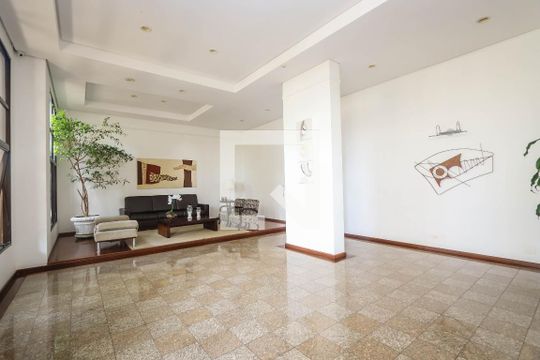 Hall de Entrada de apartamento para alugar com 4 quartos, 193m² em Jardim Monte Kemel, São Paulo