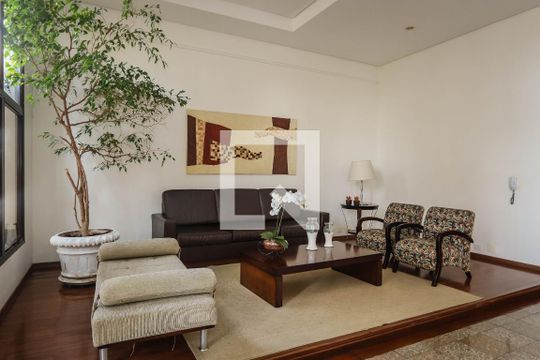 Hall de Entrada de apartamento para alugar com 4 quartos, 193m² em Jardim Monte Kemel, São Paulo
